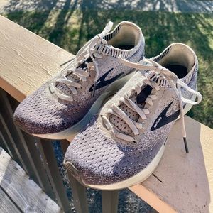 Brooks Sneakers Women’s 6.5